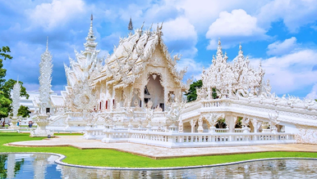 Berangkat dari Chiang Mai:Kuil Putih, Merah & Biru Chiang Rai + Restoran Alice in WonderlandPelancongan Hari Berkongsi