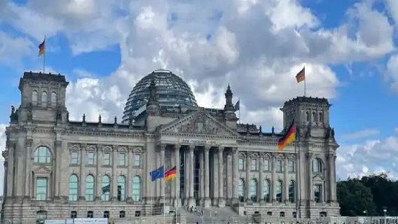 Berlin Laluan A: Lawatan Sehari Sejarah Budaya Brandenburg Gate · Memorial Tembok Berlin dan Pusat Dokumentasi