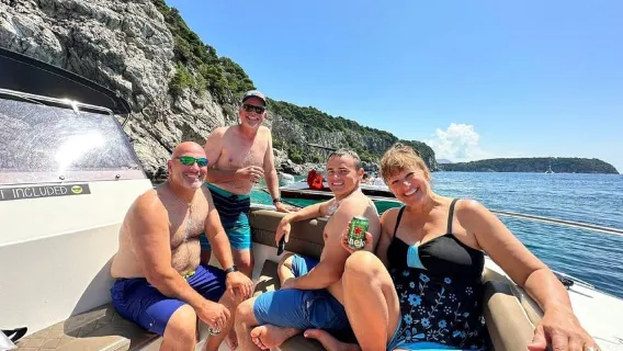 Blaue & Grüne Höhlen Tour (4h) + Šunj Strand, Getränke & Schnorcheln