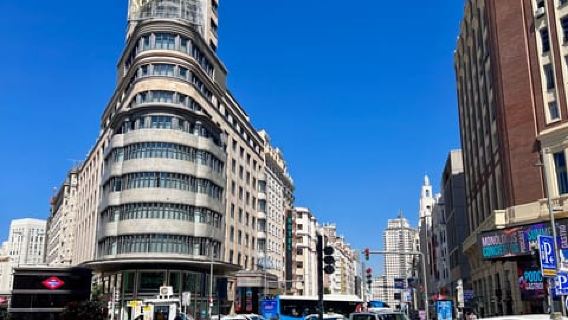 Comprehensive Walking Tour of Madrid: From Debod to Retiro