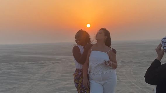 Doha: Wüstensafari bei Sonnenuntergang mit BBQ-Abendessen – Dünenbashing, Kamelritt
