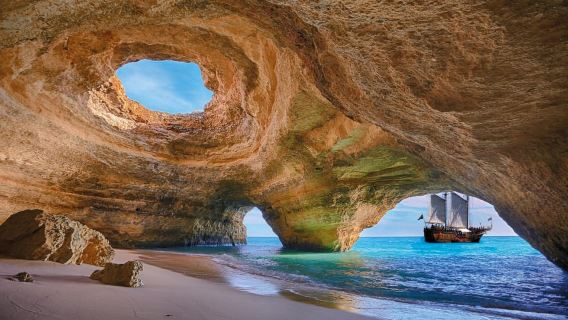 Portimão: Pirate Ship Cave Cruise
