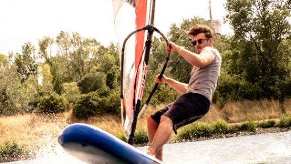 Surfboard rental in Vienna