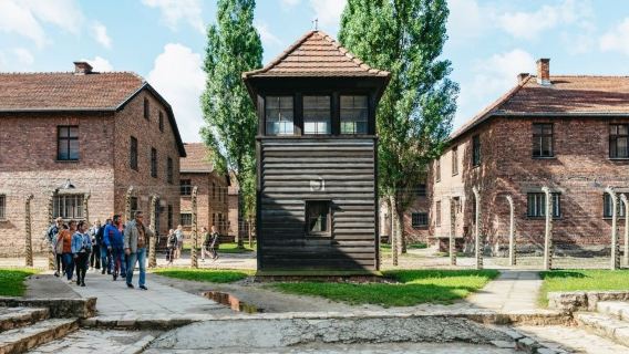 Auschwitz-Birkenau: Guided Tour + Transport