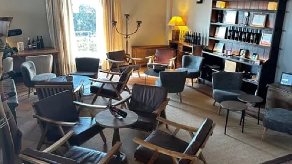 Madrid: Tour rượu vang Ribera del Duero kèm thử rượu và ăn trưa