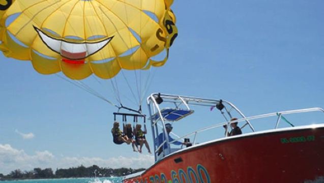 Anna Maria Island & Bradenton Beach Parasailing Tour