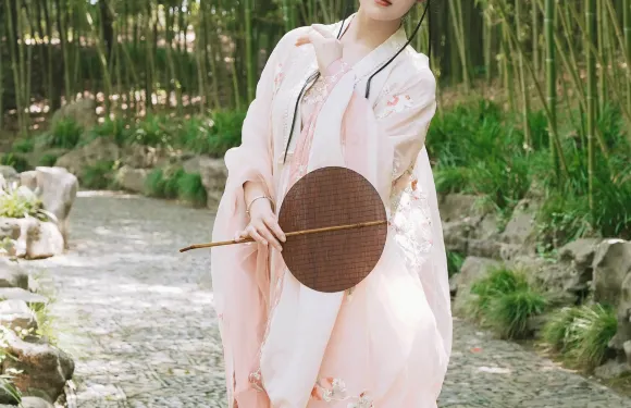 大關旅拍【豆沙關古鎮黃連河風景區約拍跟拍航拍多語言翻譯本地攝影師】