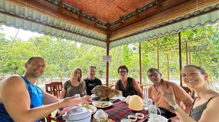 古芝地道和湄公河三角洲一日遊【可實彈射擊+椰林划船+豐富餐】