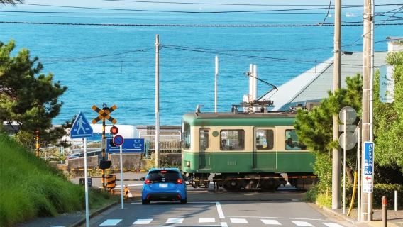 Japan Yokohama + Kamakura 1-day tour|Enoshima Electric Railway vintage tram + harbor romantic night view
