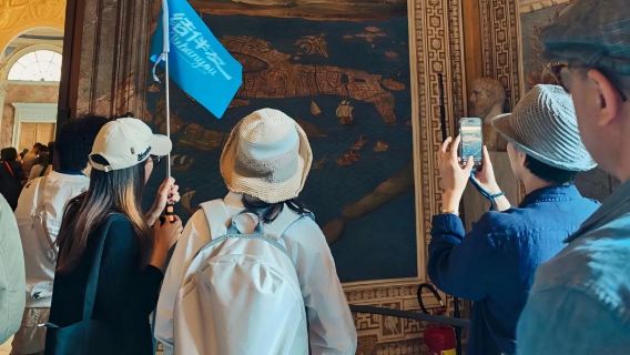 Vatican Museums + Sistine Chapel + St. Peter's Skip-the-Line Official Chinese Guide for Group Tours