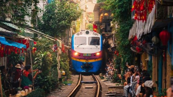 ハノイ発着 | ハノイの夜を満喫!ミシュラン掲載店絶品ディナー&夜のトレインストリート | 日本語ガイド(ホテル送迎)