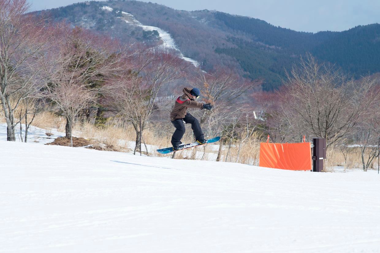 大阪または神戸発｜峰山高原リゾートホワイトピークスキー場日帰り