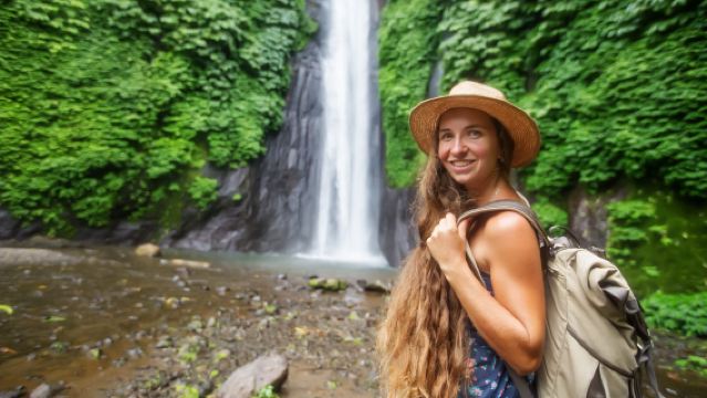 Bali: Munduk Waterfalls Trek, Twin Lakes and Temple Tour