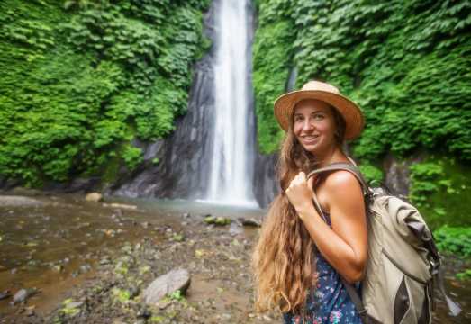 Bali: Munduk Waterfalls Trek, Twin Lakes and Temple Tour