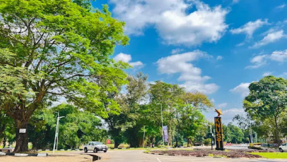 Penterjemahan Profesional di Accra, Ghana | Penterjemahan Pelbagai Bahasa | Pemandu Pelancong Tempatan | Teman Perniagaan | Penterjemah Pameran | Lawatan Bebas dengan Pemandu Tempatan | Perkhidmatan Peribadi Tersuai