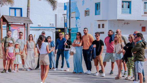 Corralejo: Walking Tour with Local Food Tastings