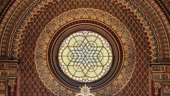 ทัวร์นำเที่ยวย่านยิว ธรรมศาลา และสุสานในปรากพร้อมไกด์ภาษาสเปน