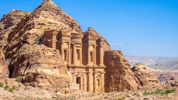 Private tour of Petra starting from the monastery