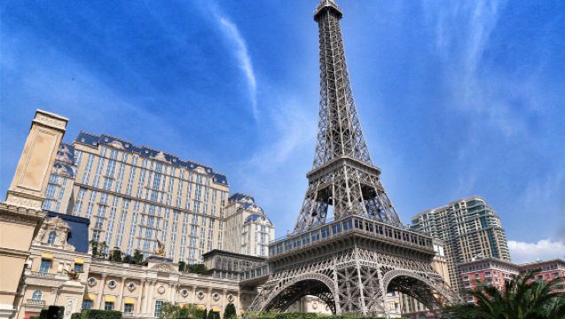 澳門【20人團】贈流量卡 + 大三巴 + 路環漁村 + 威尼斯人 + 自助餐