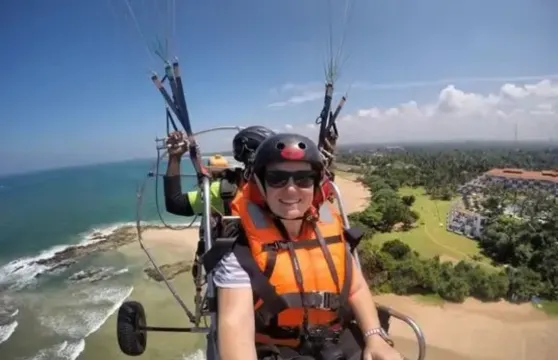 尼甘布滑翔傘飛行