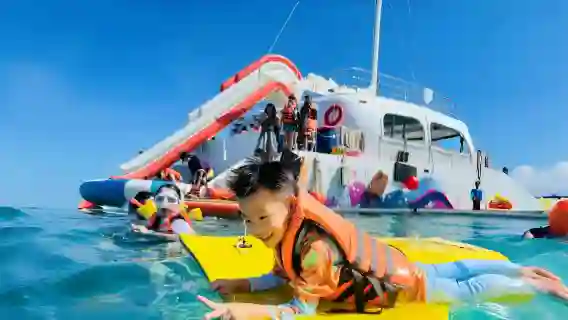 普吉雞蛋島半日遊：友推帆船冰淇淋號，船程短不暈船，中文導遊