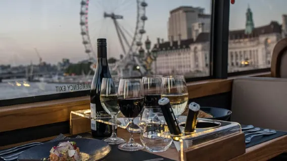 Londra: tour con pranzo di 4 portate in pullman di lusso