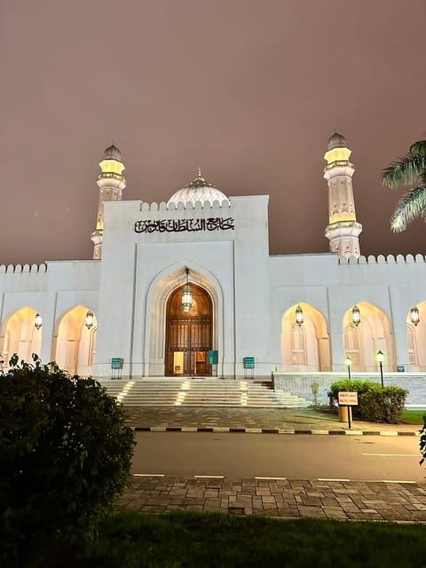 Salalah by Night: Evening City Tour with Gardens Mall & Souk