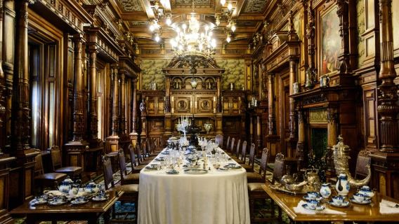 Movie Castle tour from Bucharest: Peles, Bran & Cantacuzino
