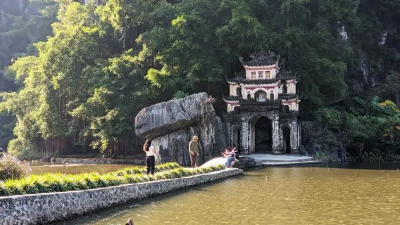 Tour xe đạp điện Ninh Bình - Tam Cốc Wonders