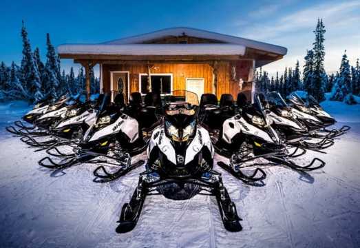 North Pole Alaska: Guided Fairbanks Snowmobile Tour