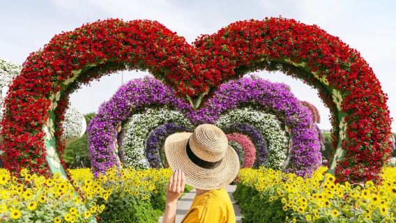 Dubai Miracle Garden atau Global Village dengan pengangkutan dari hotel