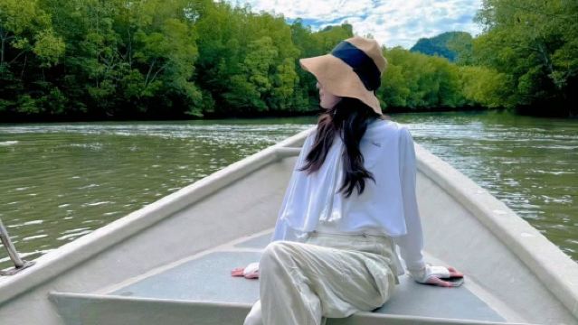 ทัวร์ 1 วัน ป่าชายเลนอุทยานธรณีลังกาวีแบบกรุ๊ปรวม + เลือกภาษาจีนได้ + ชมนกอินทรี + ให้อาหารลิง