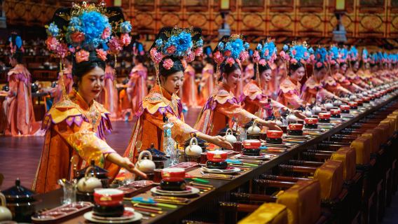 Beijing:Yuxiandu Royal Cuisine Museum & Show & Royal Banquet