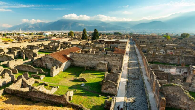 Tour di un giorno da Roma a Pompei e costa di Sorrento con degustazione di limoncello, Italia meridionale andata e ritorno