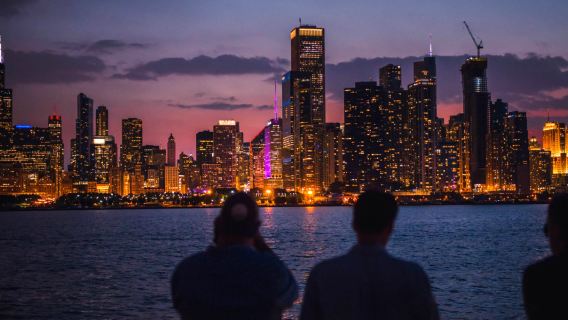 Chicago first lady 90-min night river and lake cruise / Enjoy Chicago night views + English guide