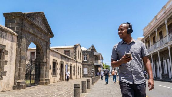 Tur Audio Port Louis: Menara, Kuil, dan Garis Waktu yang Terungkap
