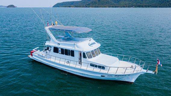 Phuket Ko Racha Yai professional fishing boat sea experience 1-day tour [on-site cooking available]