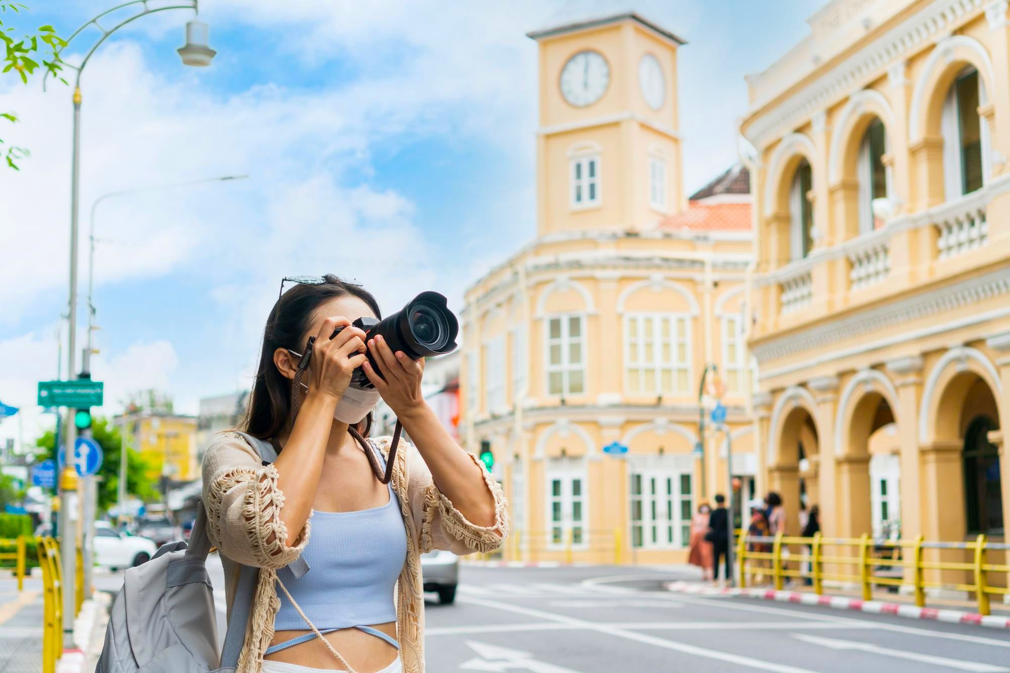 Von Phi Phi: Tagesausflug Phuket mit Transfers & Privatauto