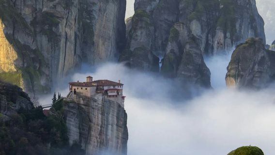 Meteora: Half-Day Guided Sightseeing Tour