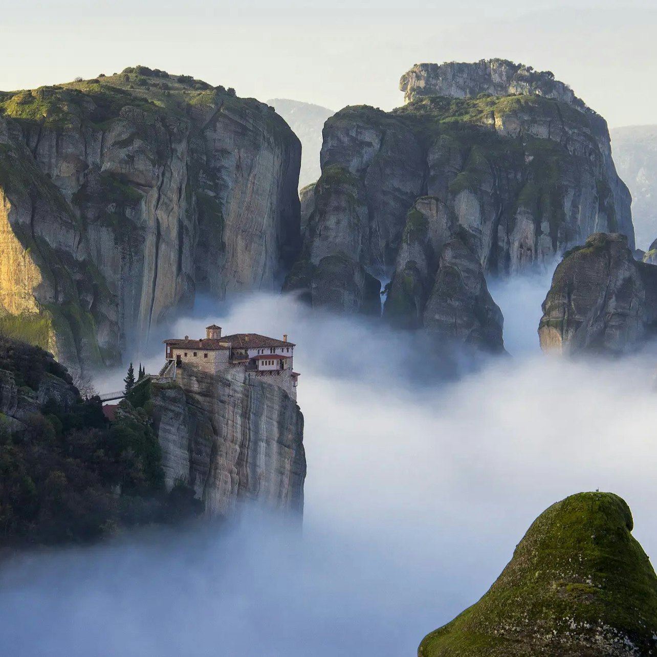 Meteora: Half-Day Guided Sightseeing Tour