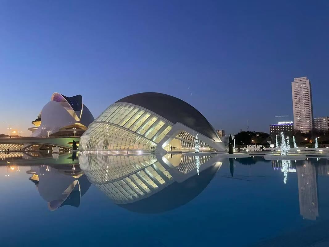 西班牙瓦倫西亞藝術科學城+紅牆+瓦倫西亞法雅博物館一日遊