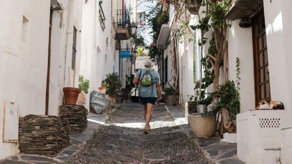 Barcelona: Private Tour Besalú - Girona and "Diamond Head" of Catalonia