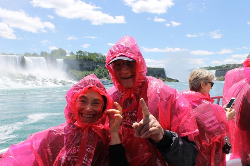 Toronto: Niagara Falls Day Tour with Boat Option