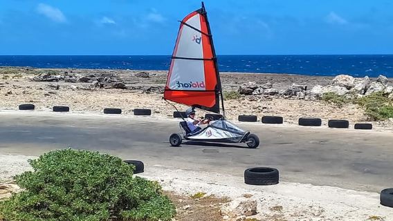 Blokart Landsailing trên bờ biển Caribbean Bonaire
