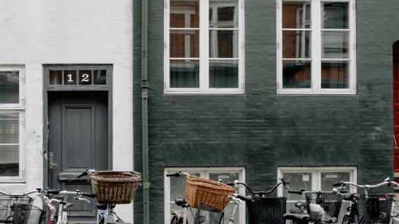 Заказ после консультации / Парк Тиволи в Копенгагене, Дания, замок Розенборг, дворец Амалиенборг, Круглая башня / аэропорт / трансфер из точки в точку / услуги гида-водителя для путешествий / индивидуальный транспорт