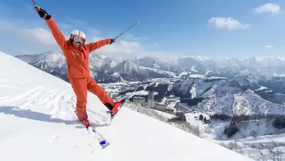 Ski instructor and skiing lessons at Naspa Yuzawa Ski Resort in Japan [Professional SAJ Chinese/English instructors | Quick start | Safety guaranteed]|Optional 2h or 4h lessons