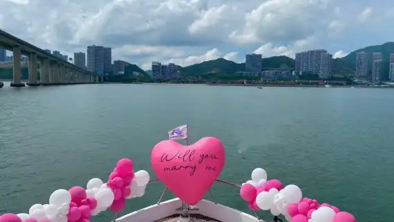 【惠州遊艇生日求婚】惠州遊艇亞諾68英尺法國進口遊艇包船出海+生日求婚佈置+海釣+觀光~動人而浪漫的旅程