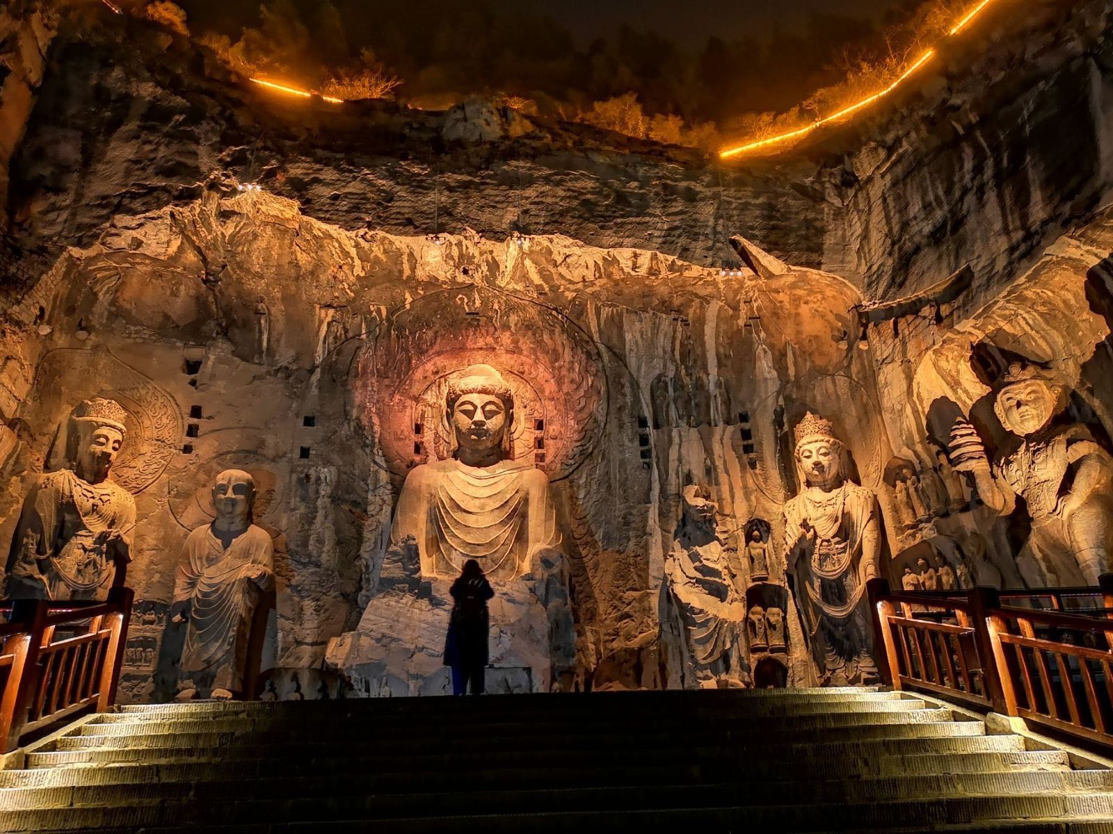 Excursión de un día en Luoyang con servicio de coche privado con conductor: Museo de Luoyang + Templo del Caballo Blanco + Grutas de Longmen|Chino e inglés multilingüe#