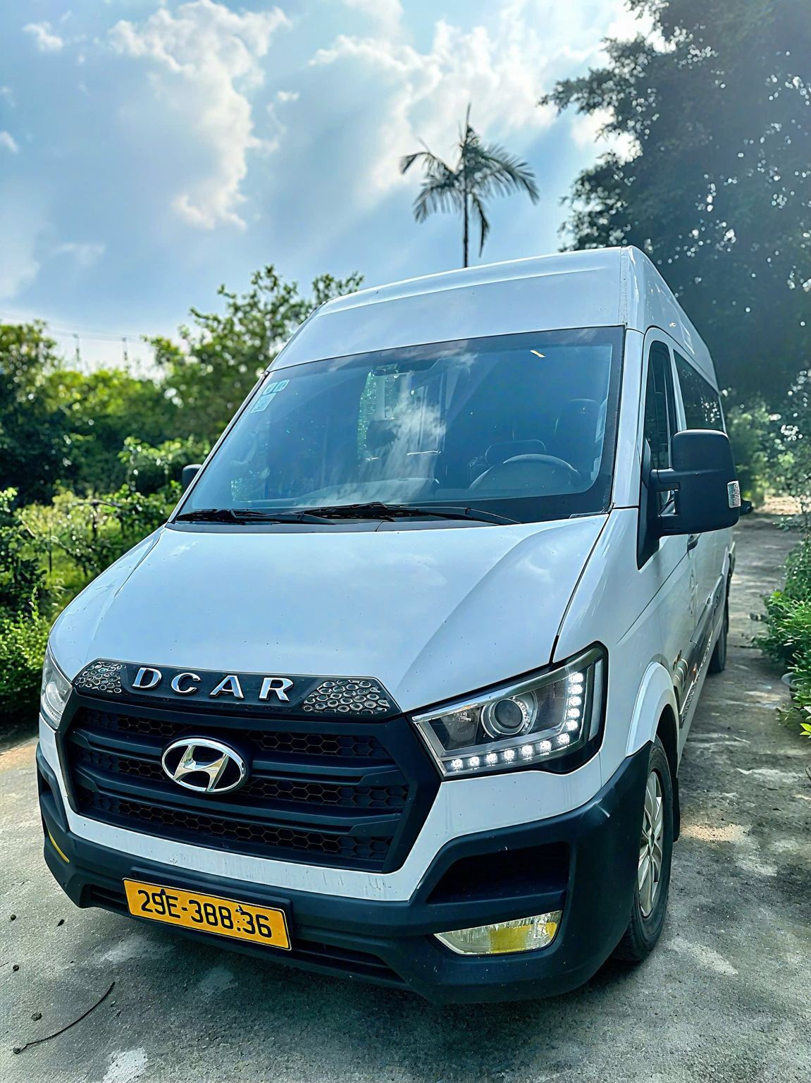 Noi Bai International Airport - VIP Limousine bus to Sapa by 18seats