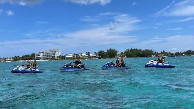 Excursion de 3 heures en jet ski pour découvrir l'île et vivre pleinement sa vie